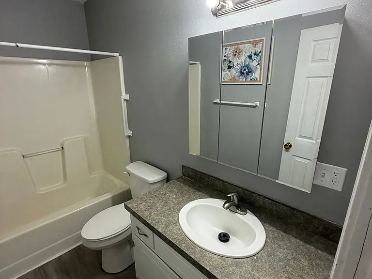 613 N Kinney Ave — Photo 18