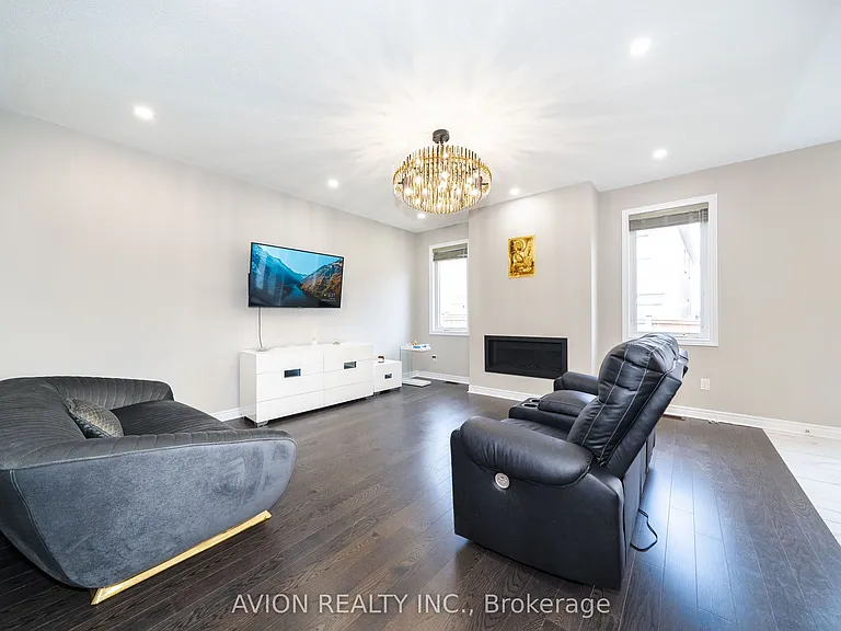 1034 Tigerlily Trl — Photo 9