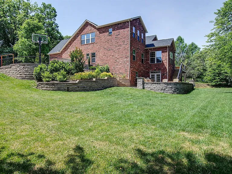 103 Stream Valley Blvd — Photo 3