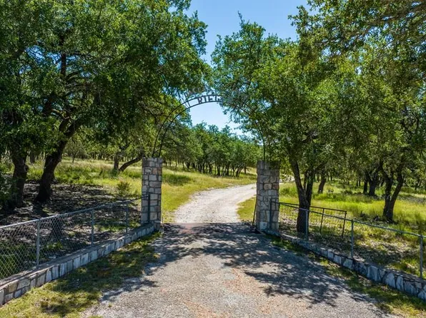 315 Rieger Rd, Harper, TX 78631