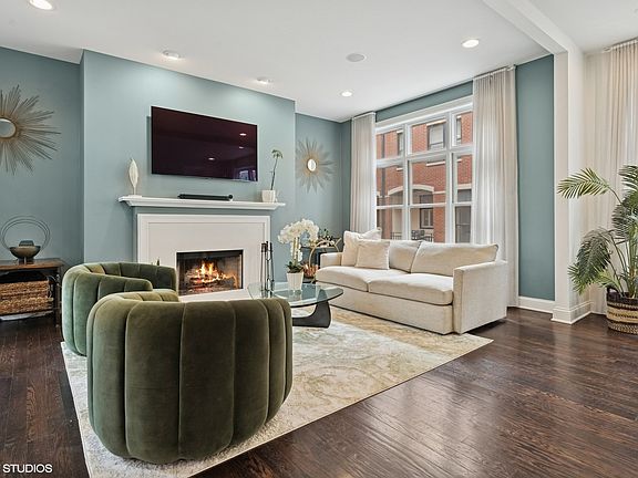 5th image of 2324 W Wabansia Ave APT 5