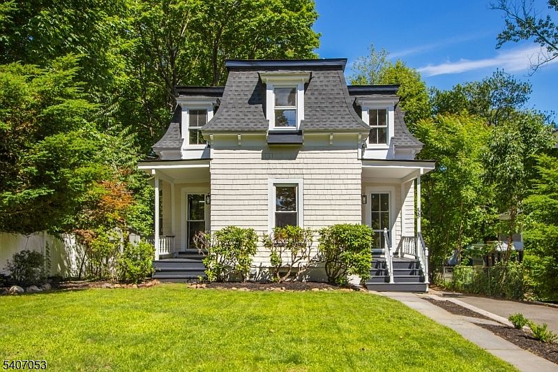 1st image of 58 Ridgeway Ave