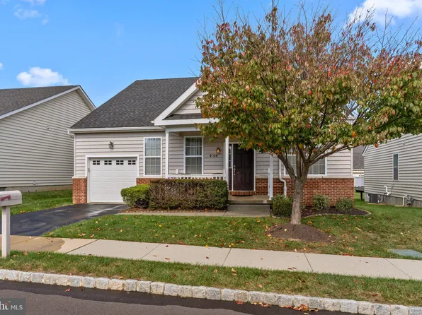 2675 Honeysuckle Ln, Philadelphia, PA 19116