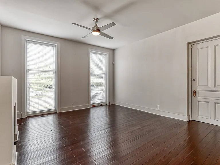 2352 Kemper Ln — Photo 5
