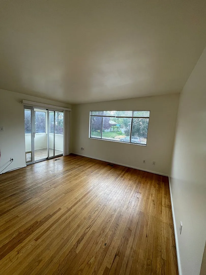 Top level unit in highly desired SLC neighborhood — Photo 1