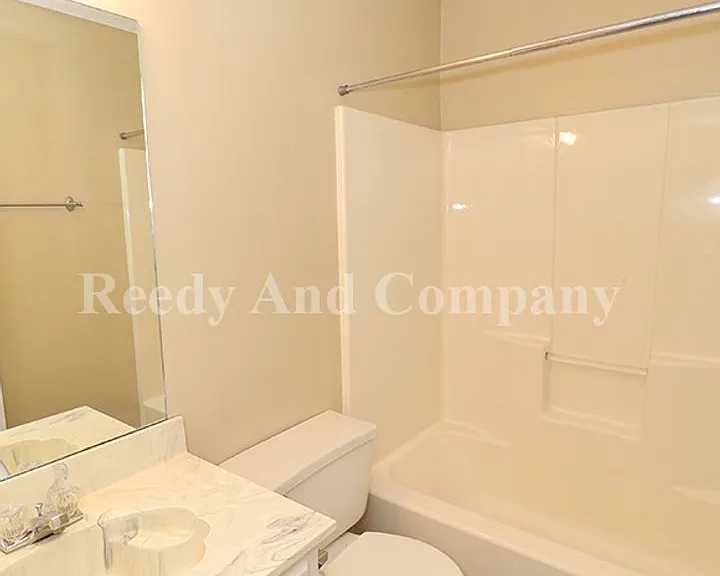 5961 Kentwood Dr — Photo 11