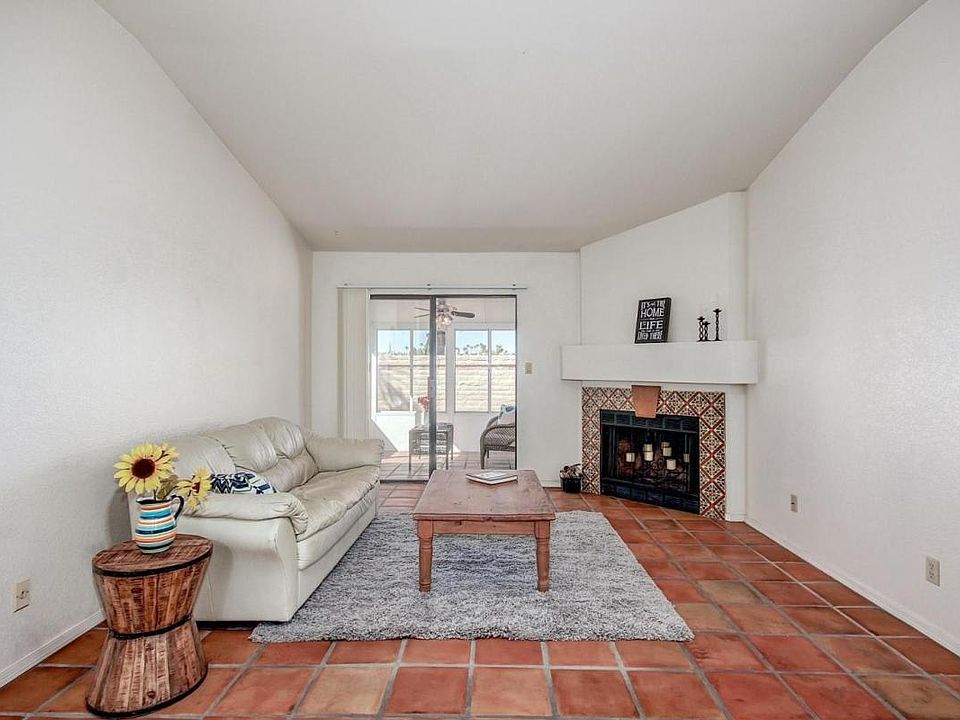 1st image of 945 N Pasadena St #23