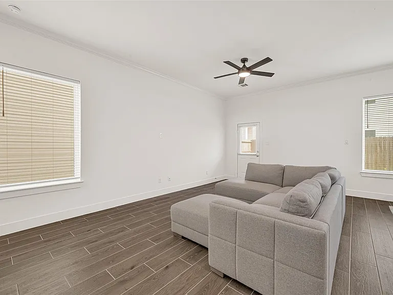 6405 Leopold Star Ln — Photo 7