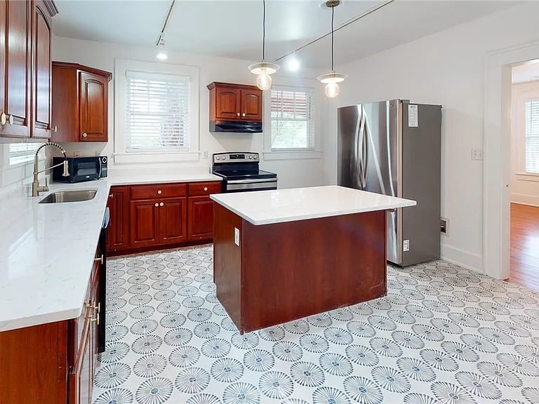 701 Maupas Ave — Photo 11