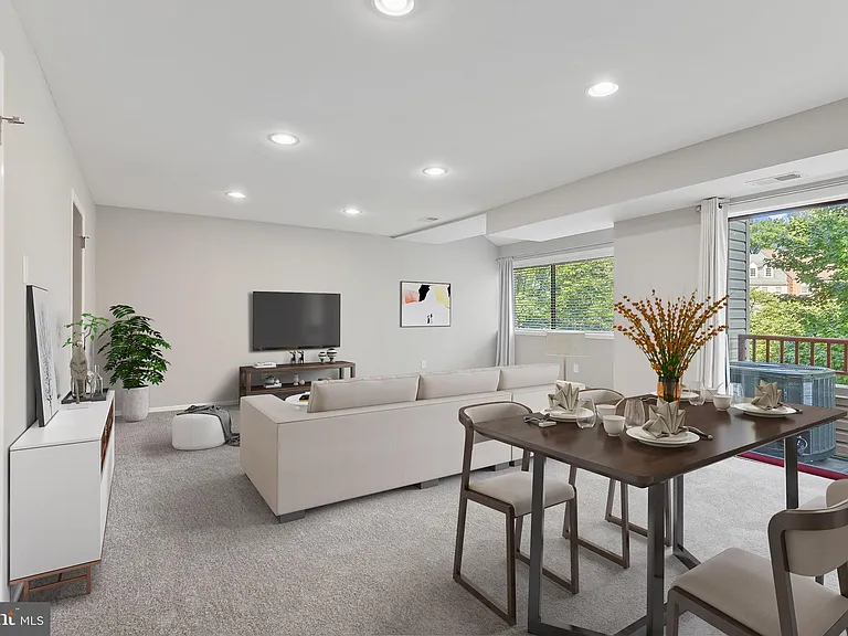 8018 Valley Manor Rd #3B — Photo 1