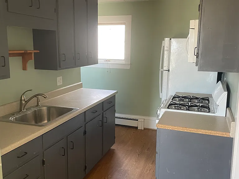 48 Center St #3 — Photo 6