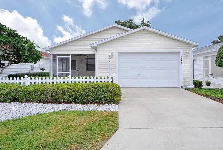 2909 Barboza Dr — Photo 1