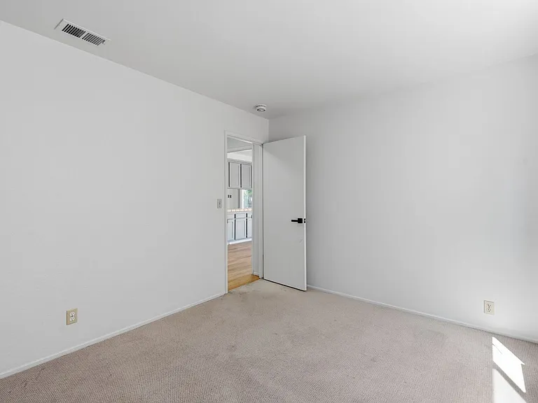 1387 Xavier Ave — Photo 15