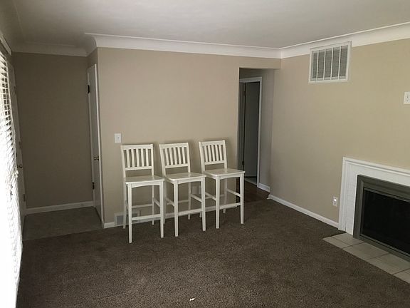4th image of 2736 E Rockridge Cir