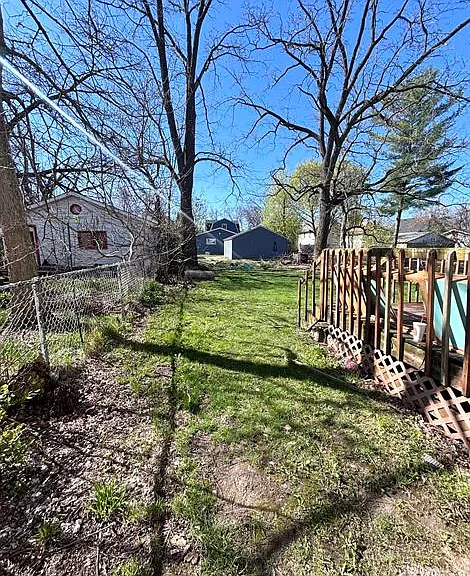 1116 Hickory St — Photo 3
