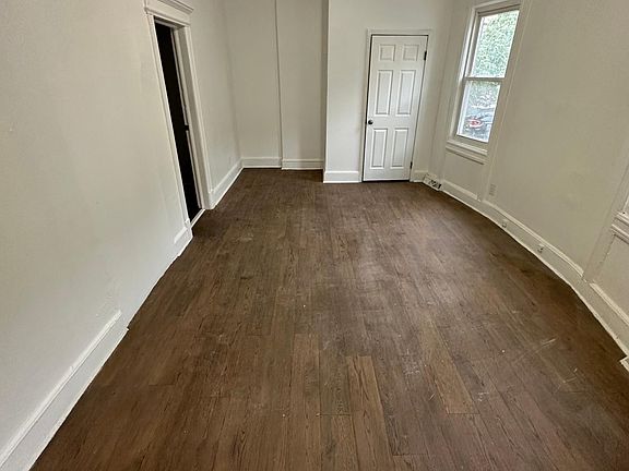 4th image of 745 Van Duzer St Floor 1