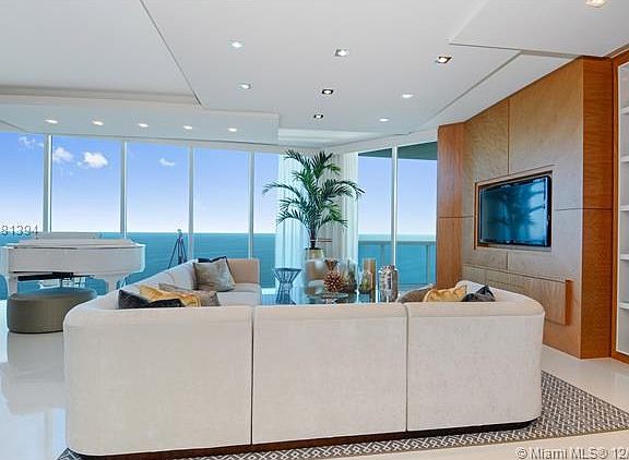 TRUMP #3405 Living Room.