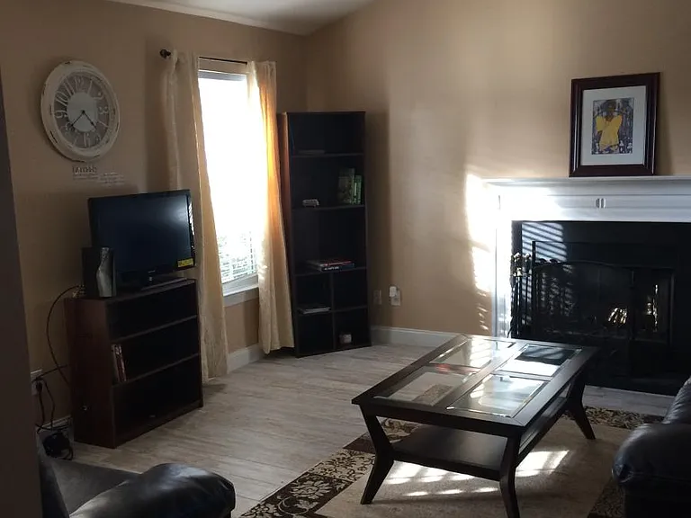 403 Equinox Cir — Photo 8