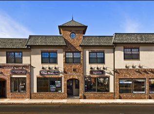 4 Jackson Ave #3, Syosset, NY 11791