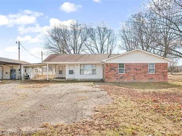 107 W Pryor Ave, Pocola, OK 74902