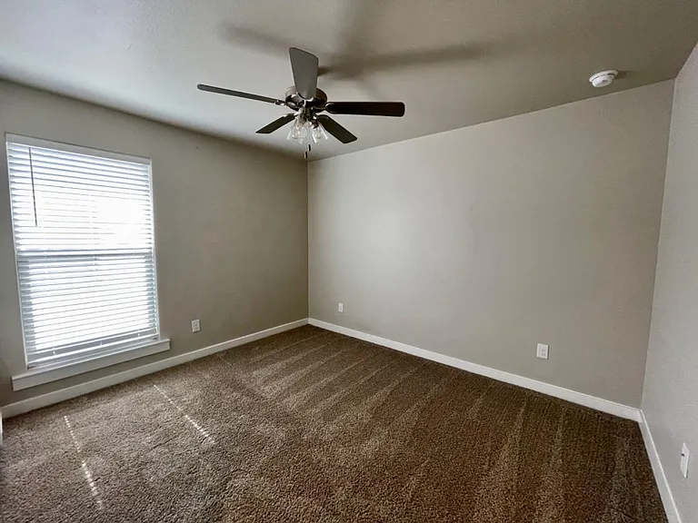 13706 Avenue R — Photo 10