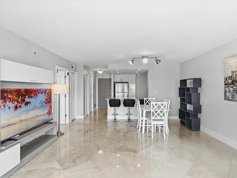 340 Sunset Dr #1407 — Photo 9