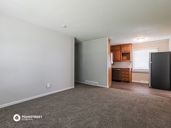 5th image of 15811 E Independence Ave