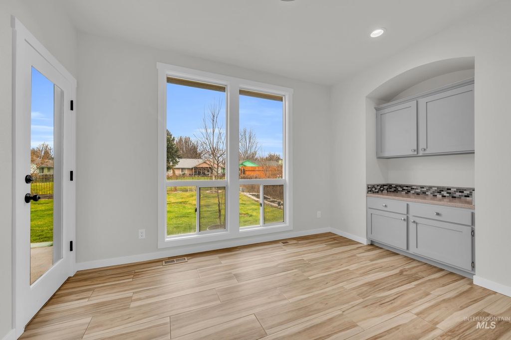 1889 N Pilgrim Ave, Boise, ID - More