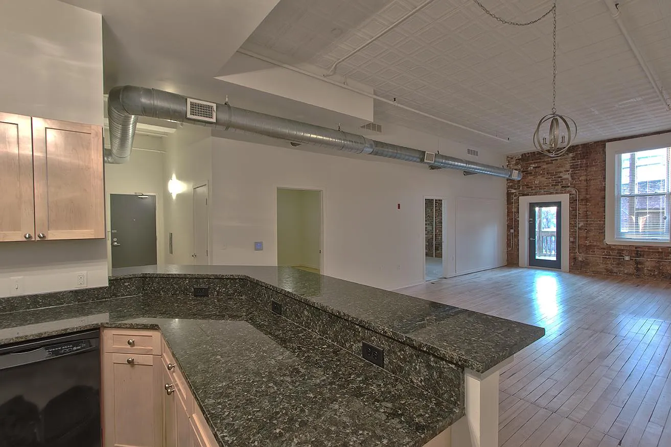 2 bed, 1271 sqft, $2,925 — Photo 4