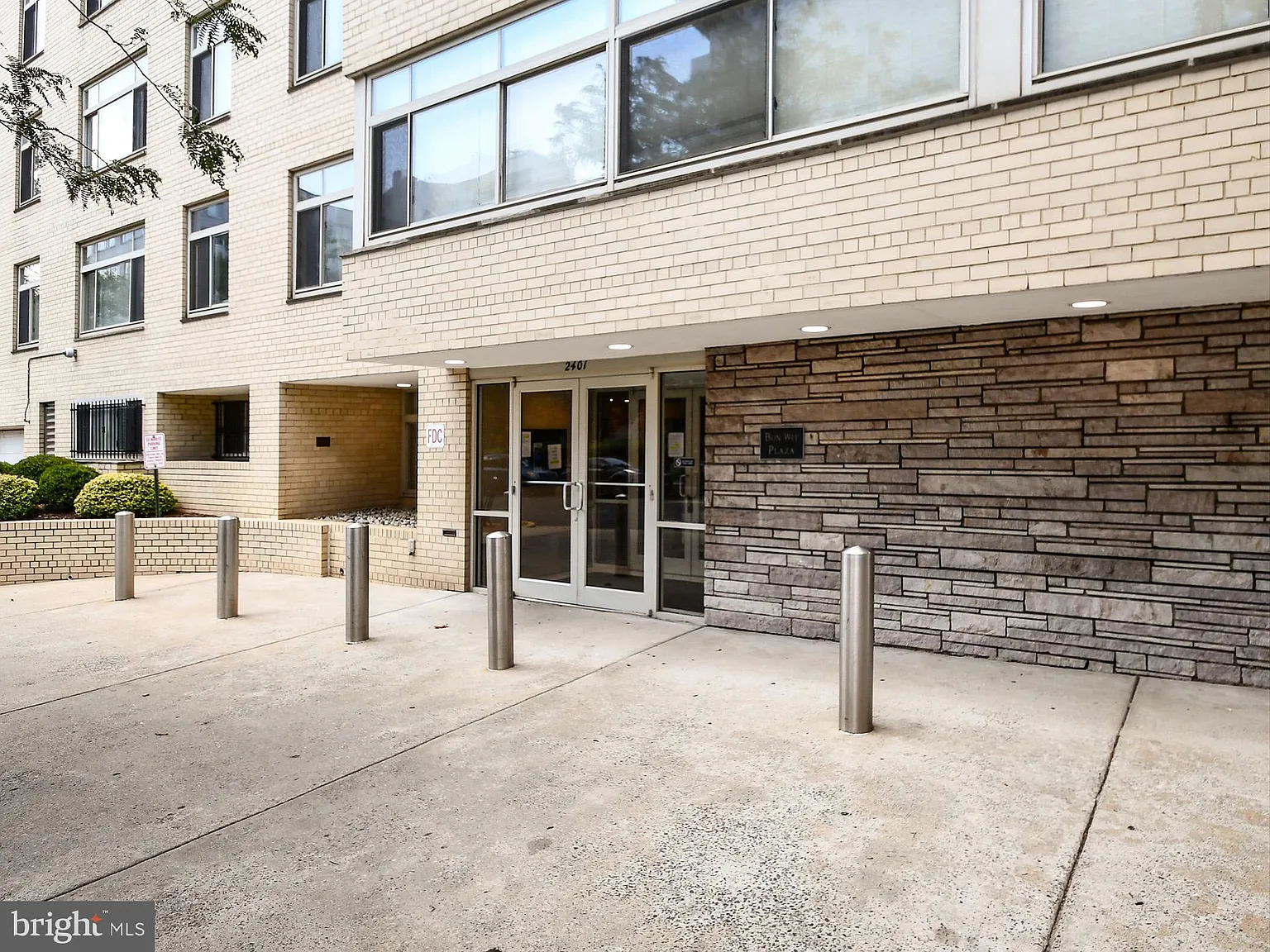 Foggy Bottom — Photo 3
