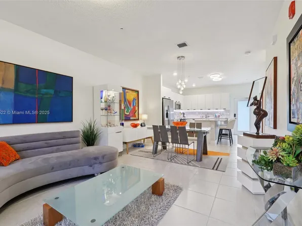 8001 NW 41st St #F-112, Doral, FL 33166