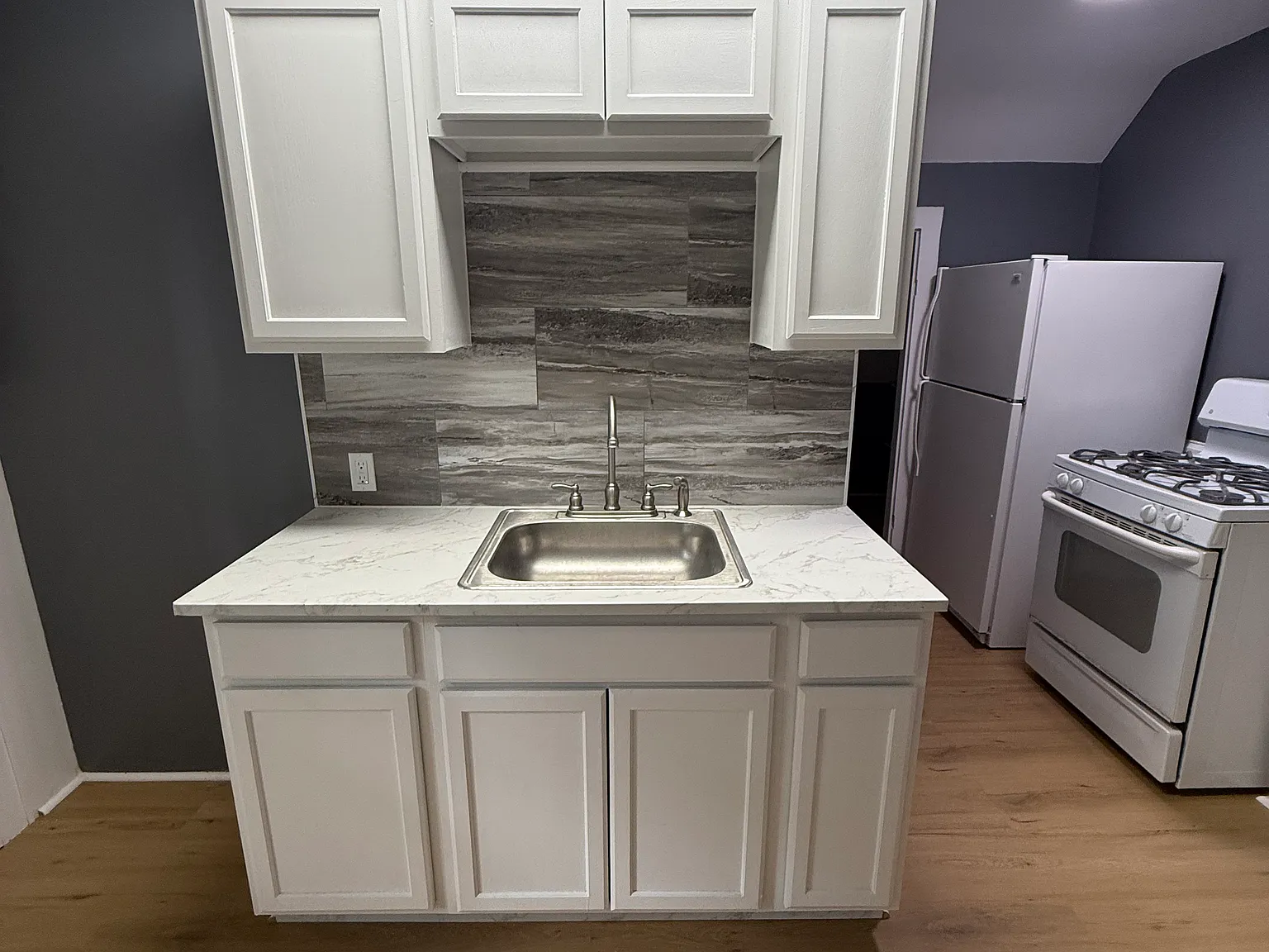 2 bed, 900 sqft, $1,400 — Photo 3