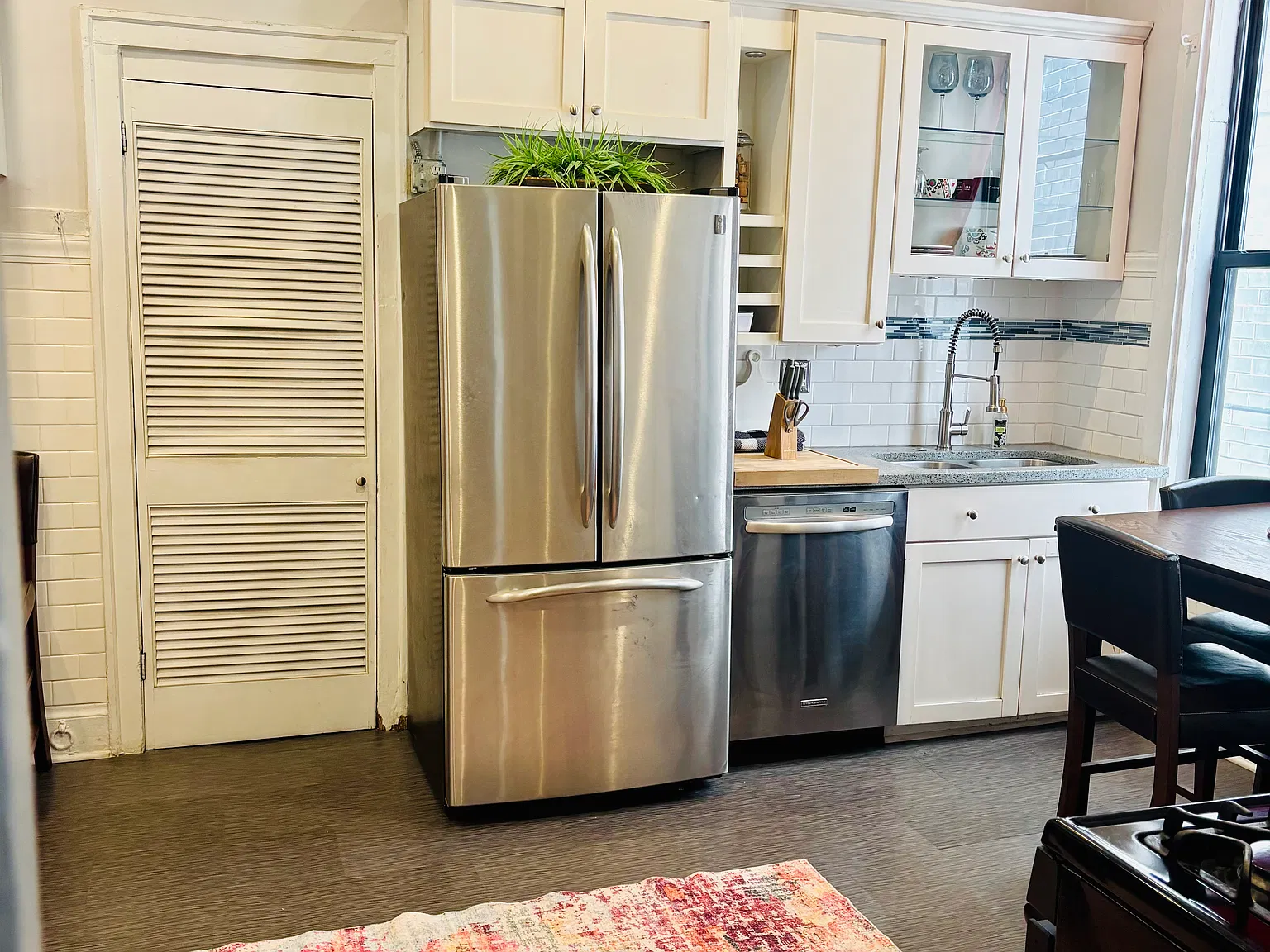 2 bed, 1000 sqft, $3,400 — Photo 3