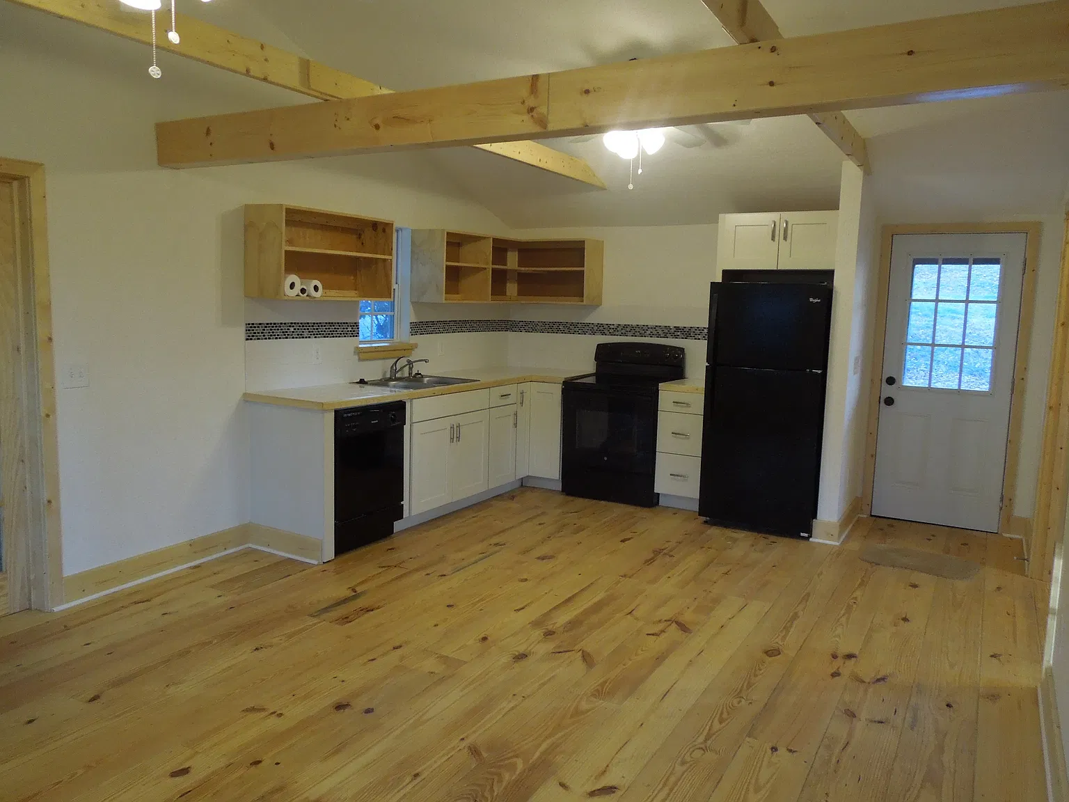 225 Edenburg St - 1 — Photo 2