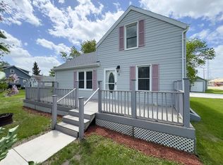 6 2nd St SE, Stanley, ND 58784