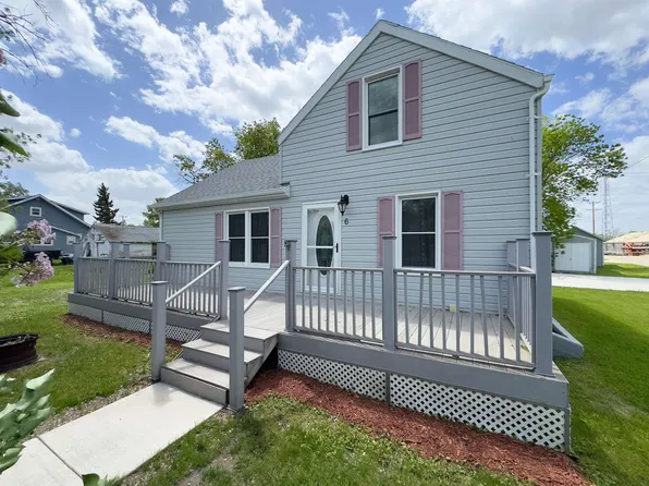 6 2nd St SE, Stanley, ND 58784