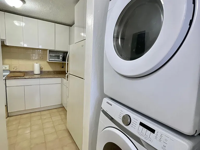 Edificio 8 Urb. Playas Del Yunque #Apt 217 — Photo 6