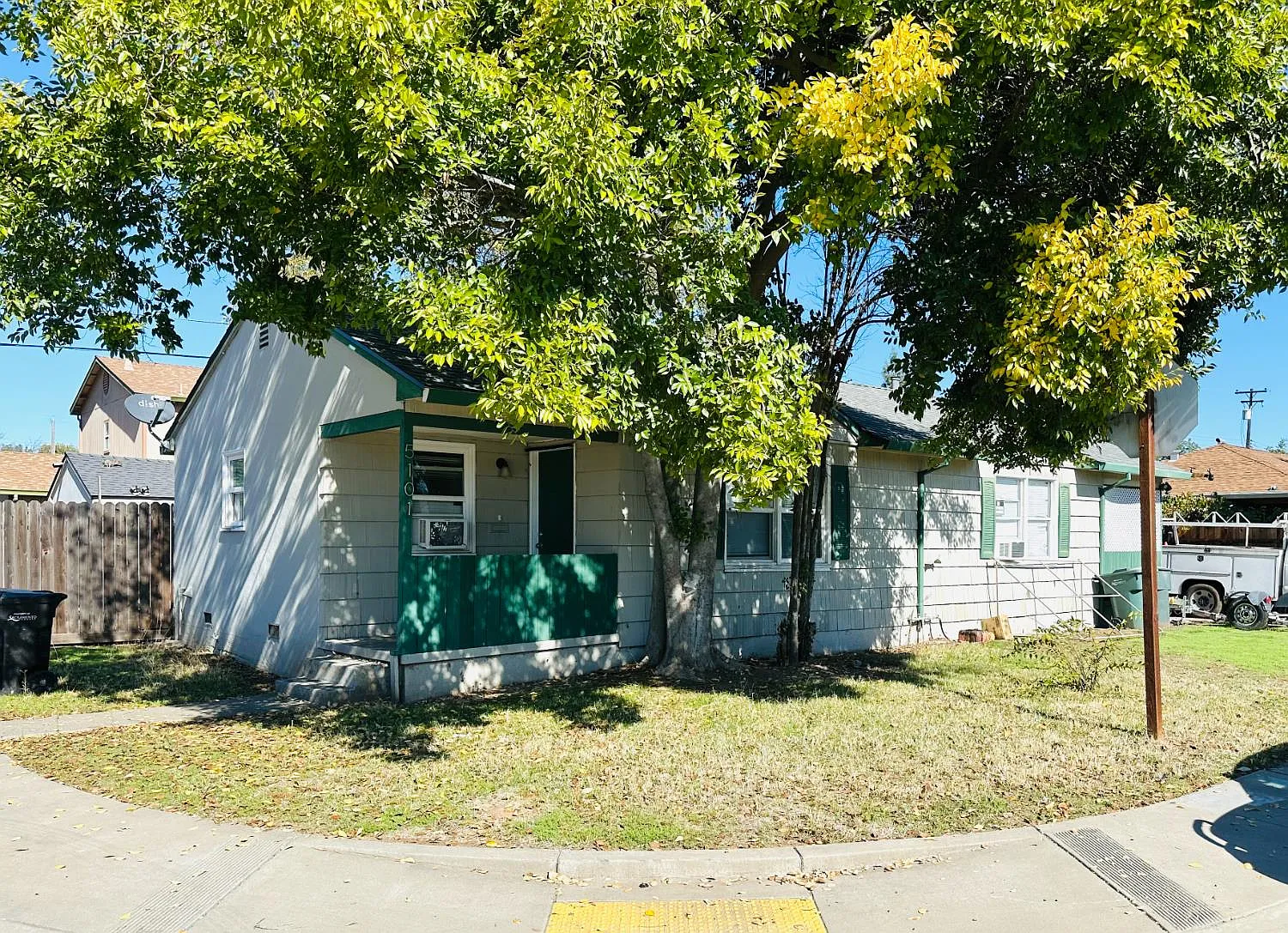 5101 Gordon Dr photo 1
