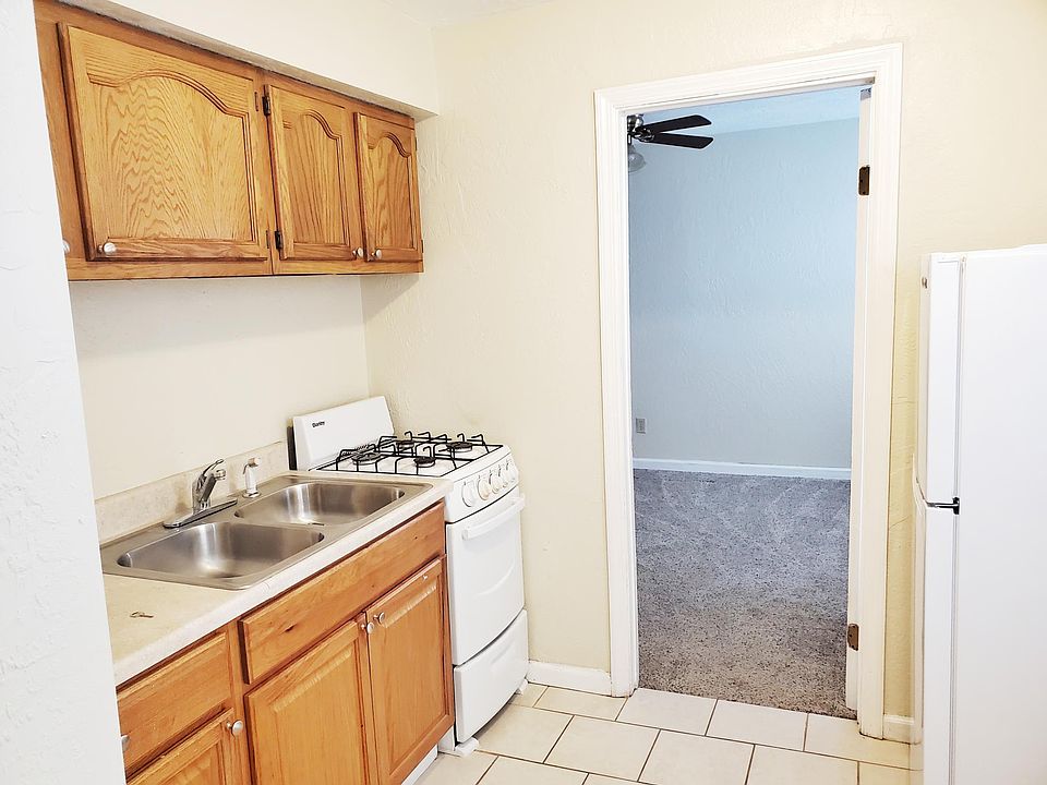 2nd image of 1123 Mary Ann St APT 2R
