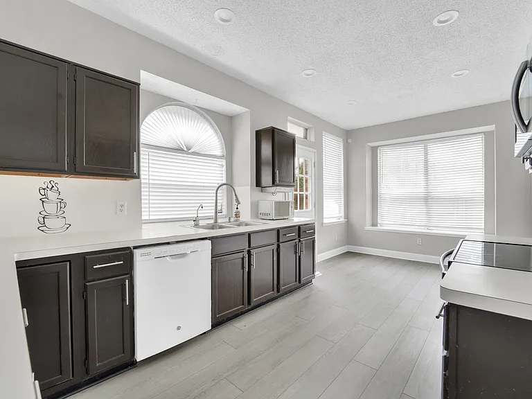 1410 Post Oak Dr — Photo 10