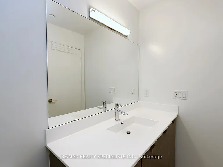275 Village Green Sq #216 — Photo 5