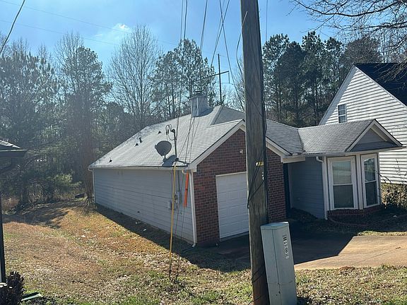 3rd image of 6592 Browns Mill Ferry Dr