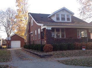 1212 8th St, Highland, IL 62249