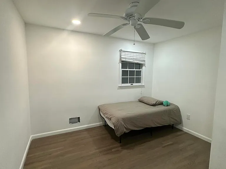 422 W Lake Ave — Photo 13