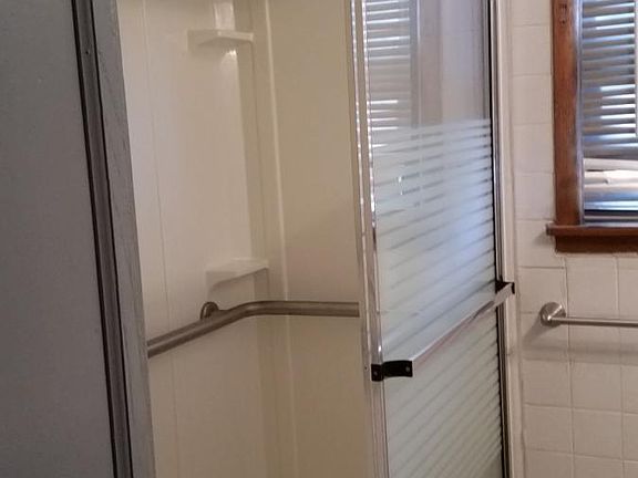 4th image of 4043 51st St