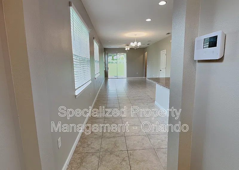 4 bed, 2.0 bath, 1854 sqft, $2,499 — Photo 2