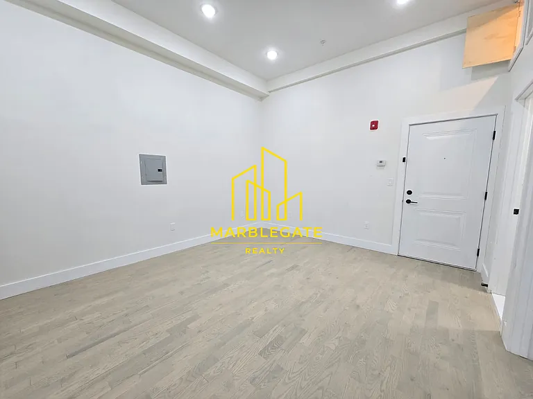 53 Lincoln Park #22B — Photo 3