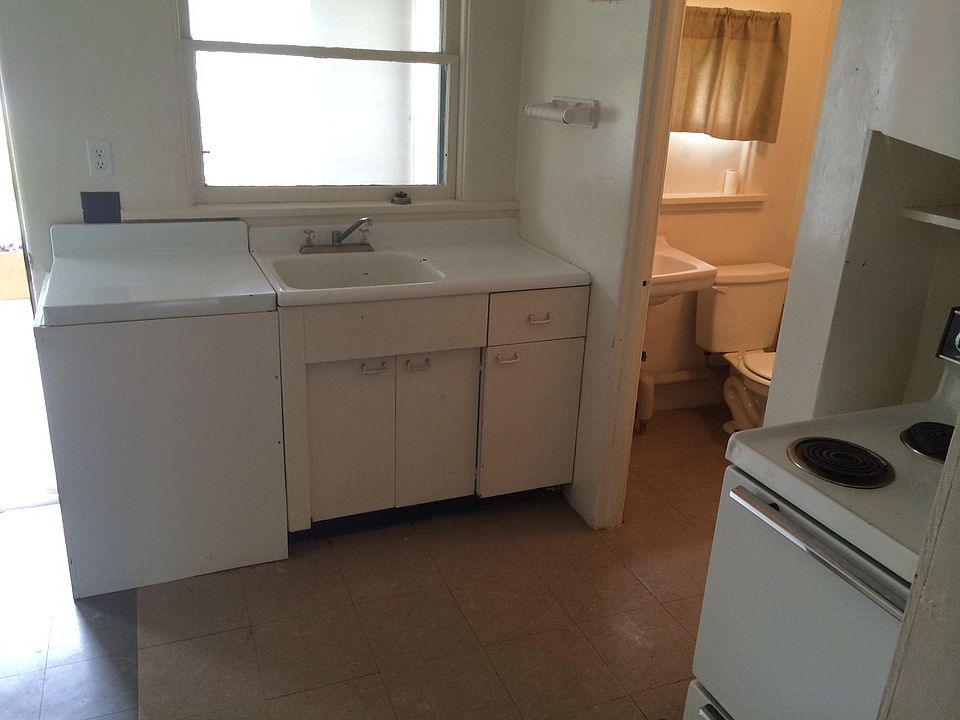 1st image of 122 Swedish Dr APT 10