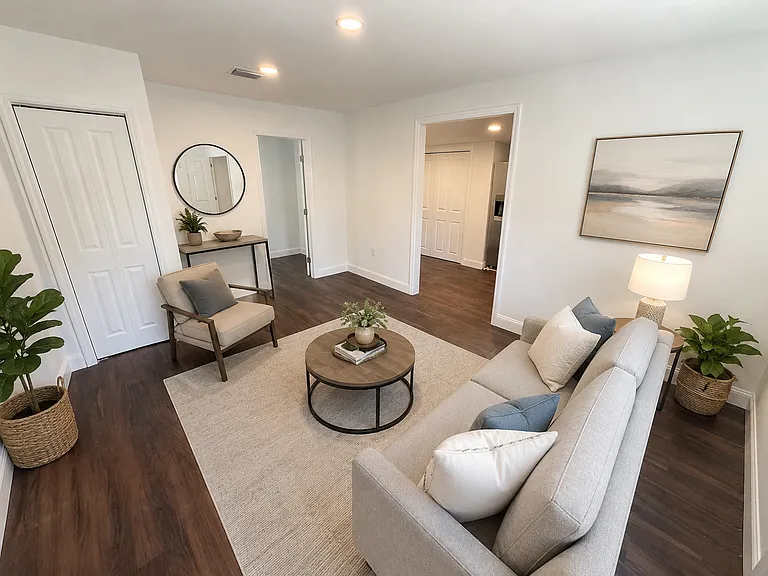 3712 E Wilder Ave — Photo 2