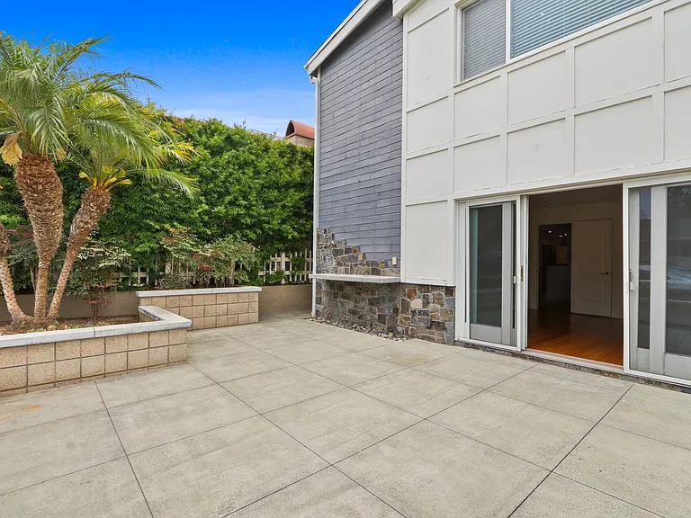 317 1/2 Heliotrope Ave — Photo 18